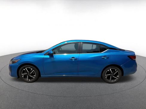Used 2025 Nissan Sentra SV FWD image 9