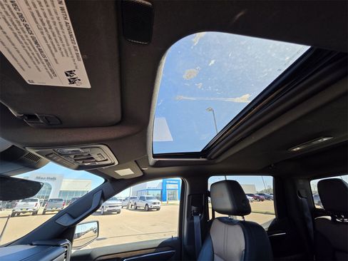 Used 2024 Chevrolet Silverado 1500 High Country w/ Technology Package image 16