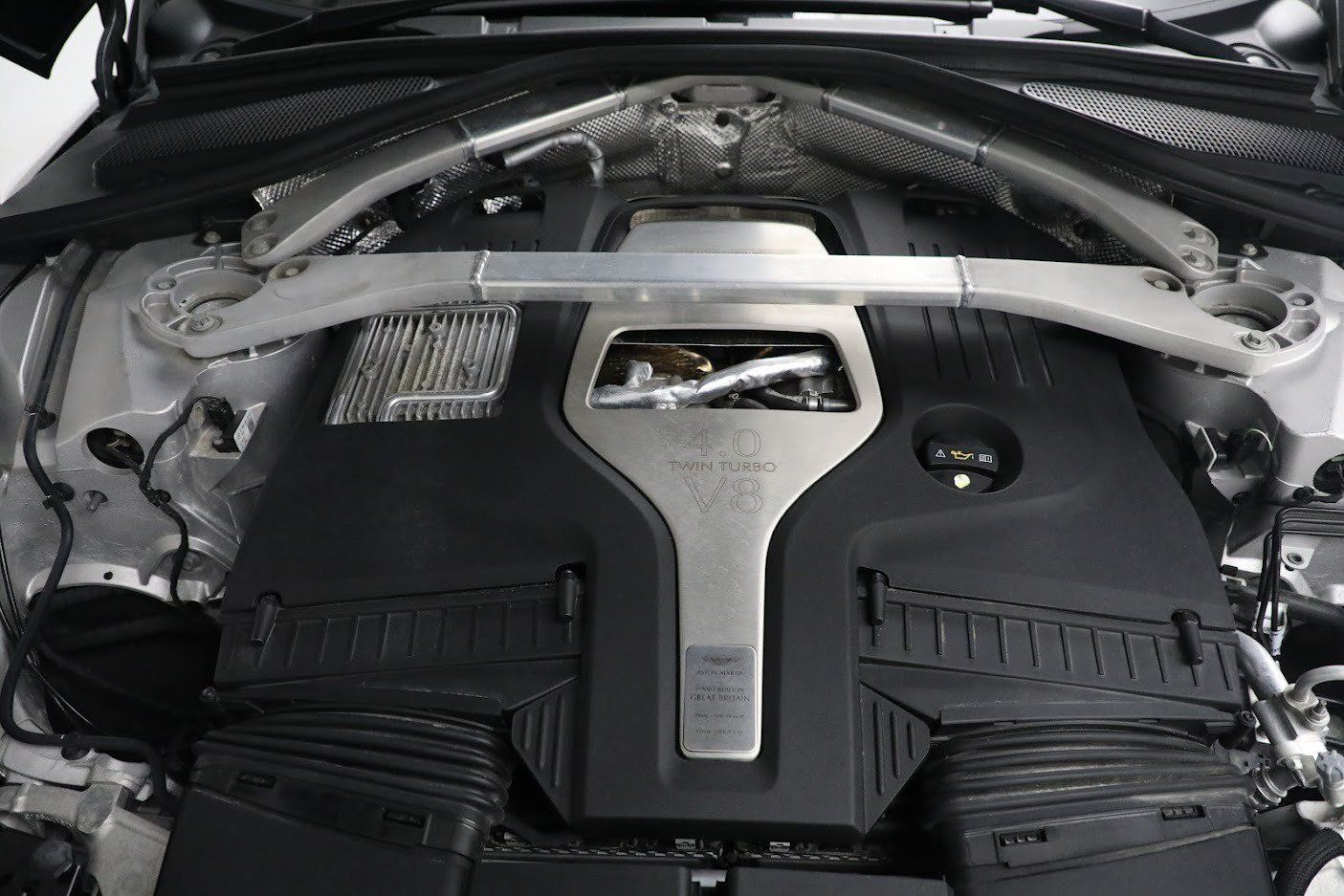Used 2021 Aston Martin DBX AWD/4WD image 32