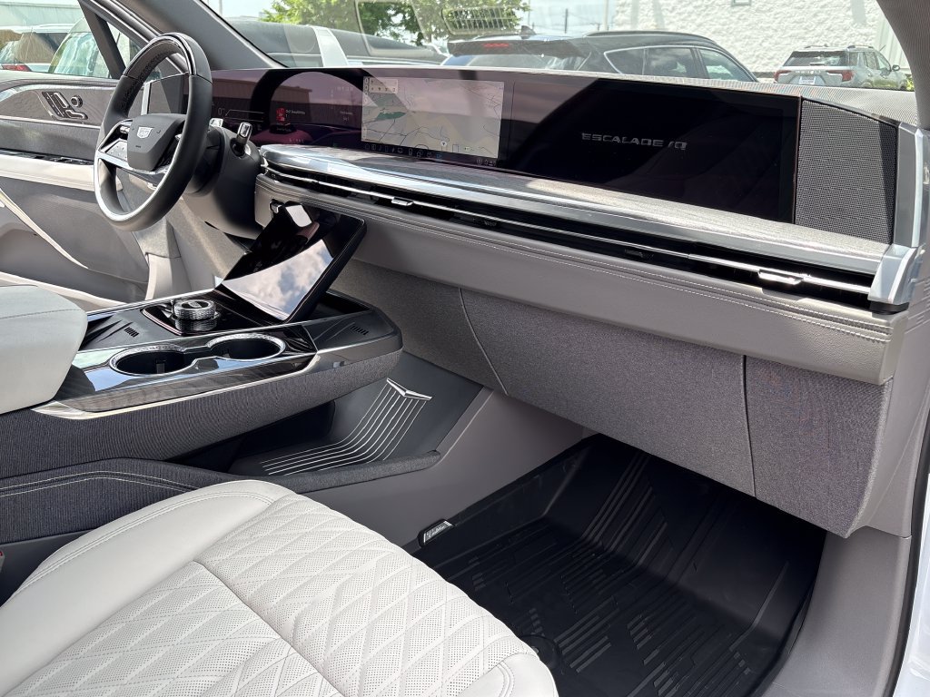 New 2026 Cadillac Escalade IQ AWD Sport 1 w/ LPO, Floor Liner Package image 61
