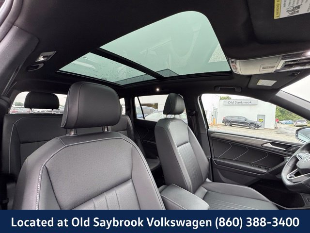 Certified 2024 Volkswagen Tiguan SE R-Line AWD/4WD image 29
