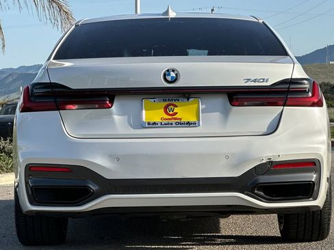 Used 2021 BMW 740i w/ M Sport Package image 4