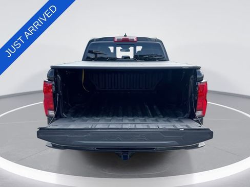 Used 2025 Chevrolet Colorado Z71 w/ Technology Package AWD/4WD image 24