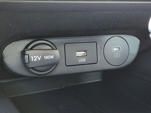 New 2026 Hyundai Elantra Limited image 17