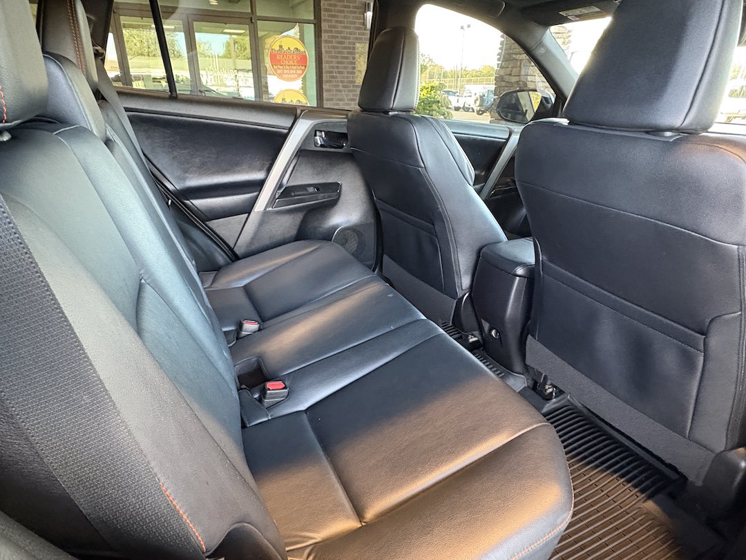 Used 2017 Toyota RAV4 SE w/ Power Extra Value Package AWD/4WD image 29