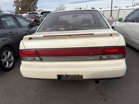 Used 1993 Nissan Maxima GXE image 3