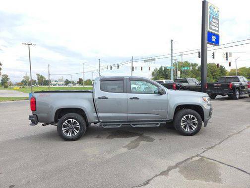 Used 2022 Chevrolet Colorado Z71 w/ Trail Boss Package AWD/4WD image 5