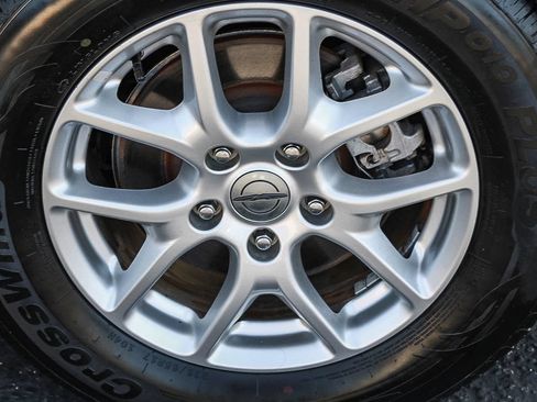 Used 2022 Chrysler Pacifica Touring-L FWD image 11