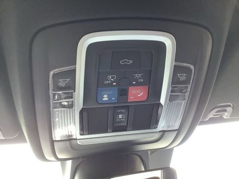 Used 2023 RAM 1500 Laramie AWD/4WD image 36