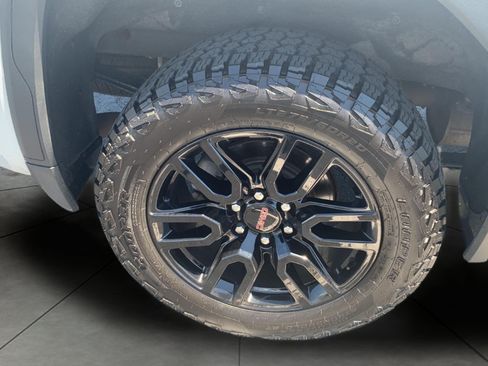 Used 2021 GMC Sierra 1500 Elevation w/ Preferred Package AWD/4WD image 22