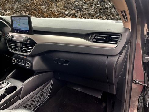 Used 2020 Ford Escape SEL image 16