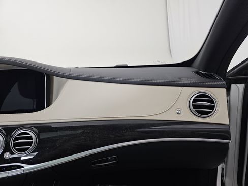 Used 2019 Mercedes-Benz S 560 Sedan image 15