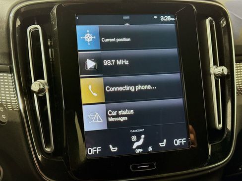 Used 2021 Volvo XC40 T5 R-Design image 17