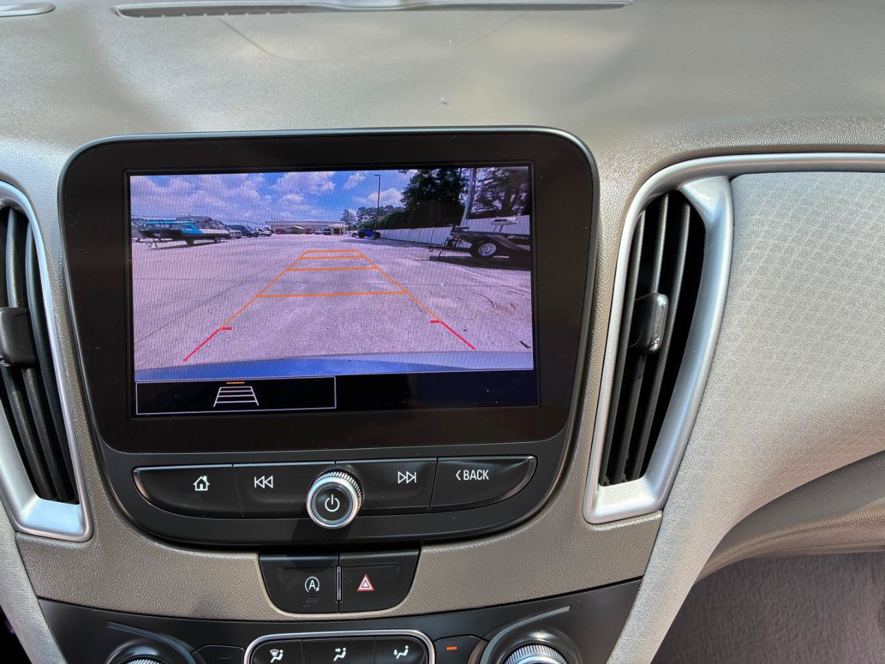 Used 2025 Chevrolet Malibu LT FWD image 21