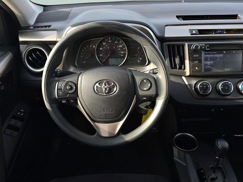 Used 2015 Toyota RAV4 LE FWD image 12