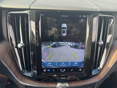 Used 2022 Volvo XC60 B5 Momentum image 30