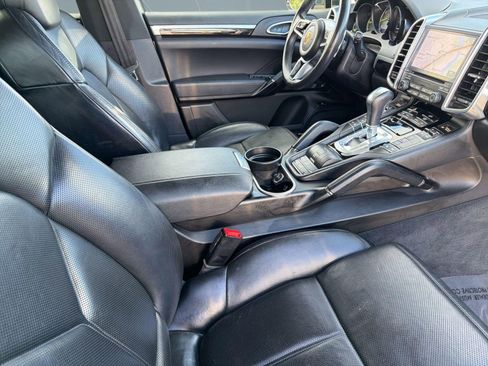 Used 2018 Porsche Cayenne S AWD/4WD image 31
