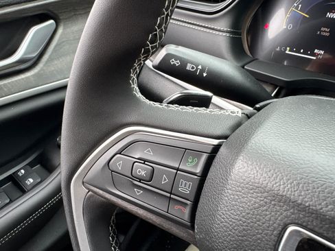 New 2026 Jeep Grand Cherokee Altitude AWD/4WD image 19