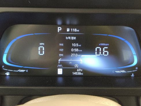 Used 2024 Hyundai Elantra SE image 23