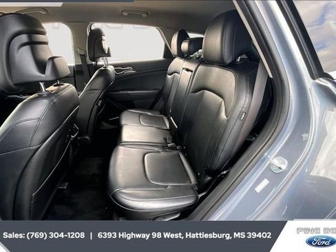 Used 2024 Kia Sportage EX image 19