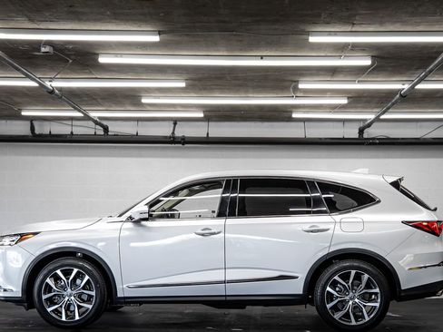 Used 2023 Acura MDX FWD w/ Technology Package image 2