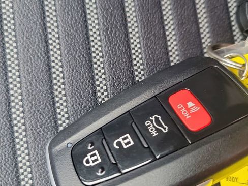 Used 2024 Toyota Camry SE w/ Convenience Package image 35