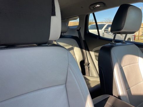 Used 2024 GMC Terrain SLT image 8