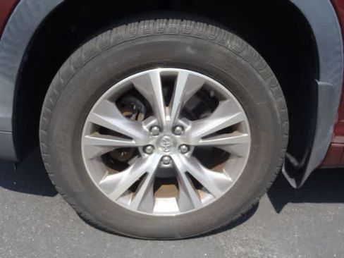 Used 2015 Toyota Highlander Plus AWD/4WD image 24