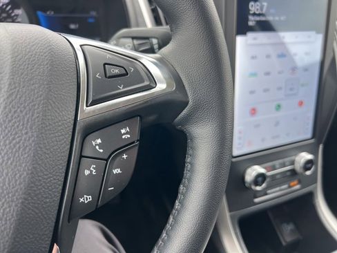 Certified 2024 Ford Edge SEL w/ Convenience Package image 10