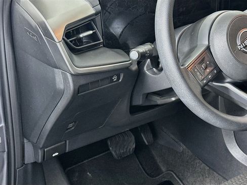 Used 2025 Nissan Kicks S FWD image 17