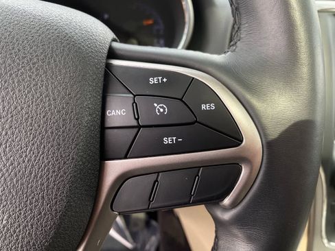 Used 2018 Jeep Grand Cherokee Limited w/ Luxury Group II image 27