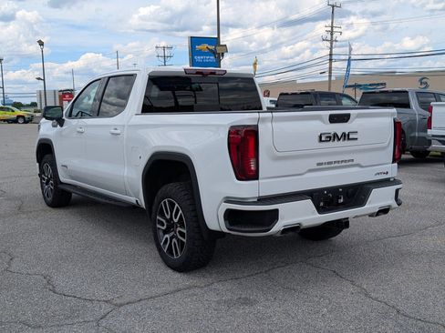 Used 2024 GMC Sierra 1500 AT4 w/ Technology Package AWD/4WD image 5