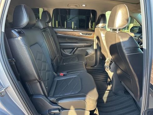 Used 2024 Volkswagen Atlas SE image 42