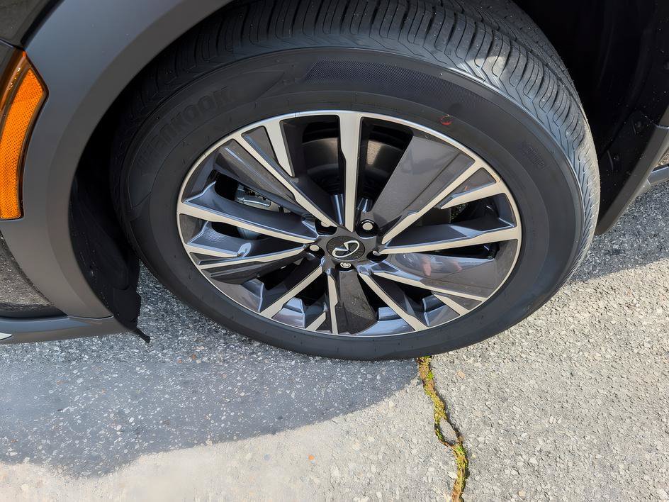Used 2026 INFINITI QX60 Luxe FWD image 8