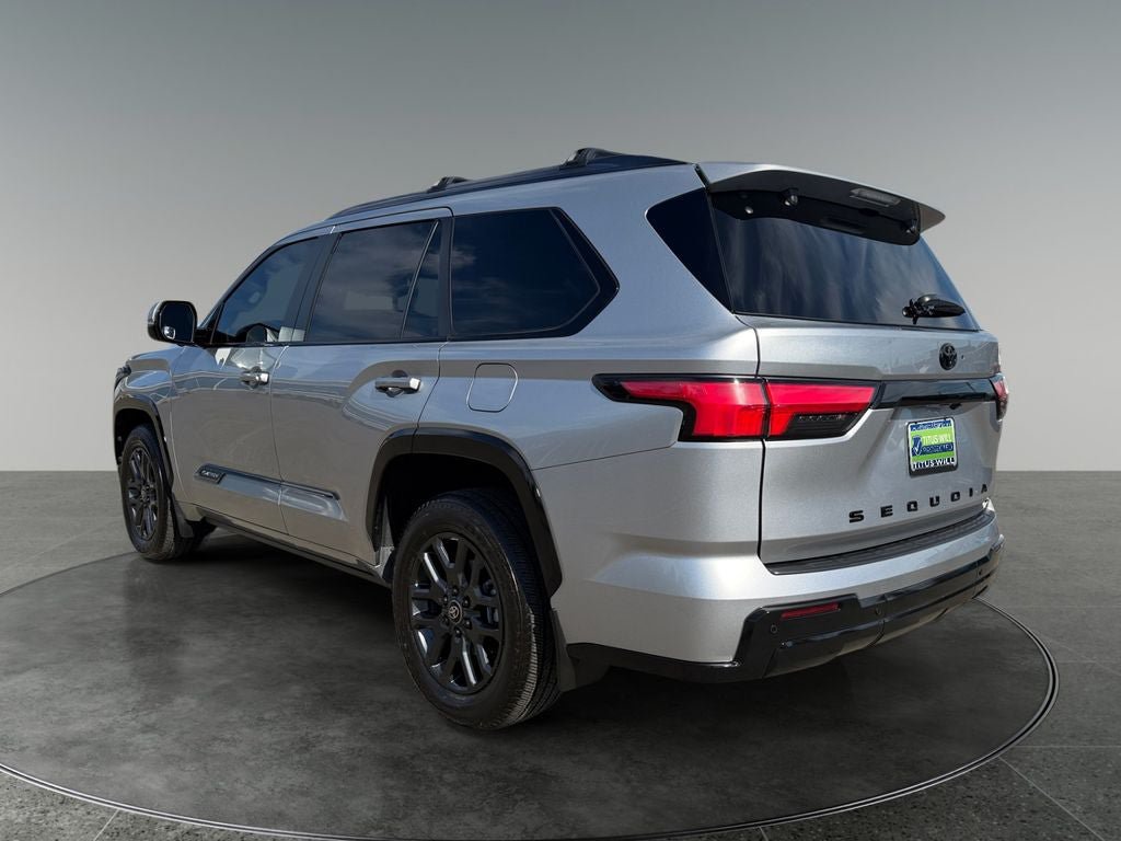 Used 2025 Toyota Sequoia Platinum AWD/4WD image 7