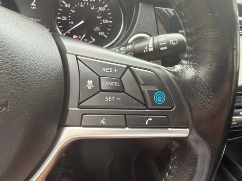 Used 2018 Nissan Rogue SL w/ Premium Package AWD/4WD image 28