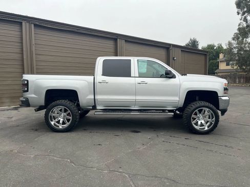 Used 2018 Chevrolet Silverado 1500 LT w/ All Star Edition image 8