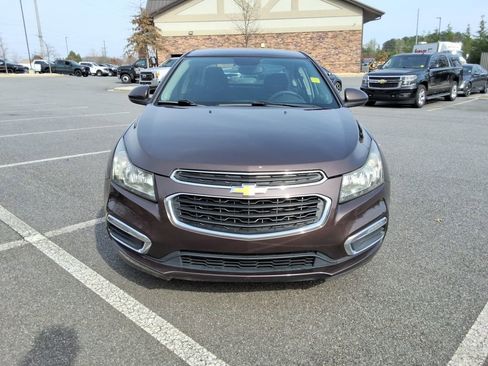 Used 2015 Chevrolet Cruze LT w/ Technology Package image 2