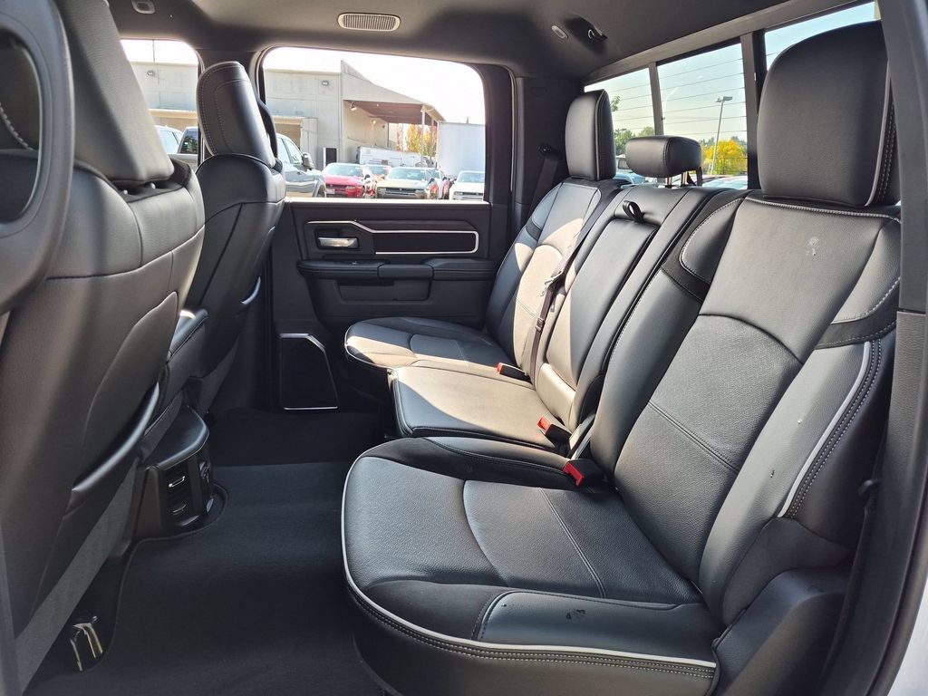 New 2026 RAM 2500 Laramie AWD/4WD image 14