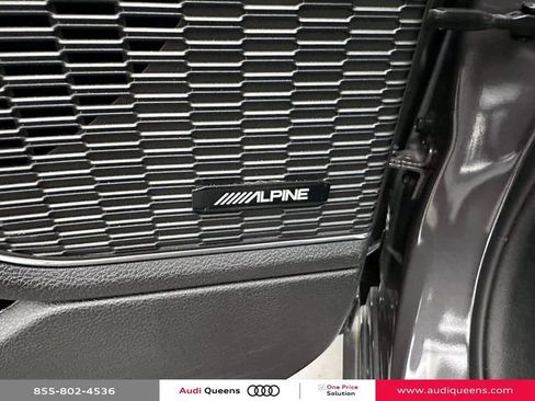 Used 2023 Jeep Grand Cherokee Overland w/ Luxury Tech Group IV AWD/4WD image 21