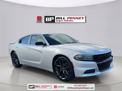 Used 2020 Dodge Charger SXT w/ Blacktop Package image 7