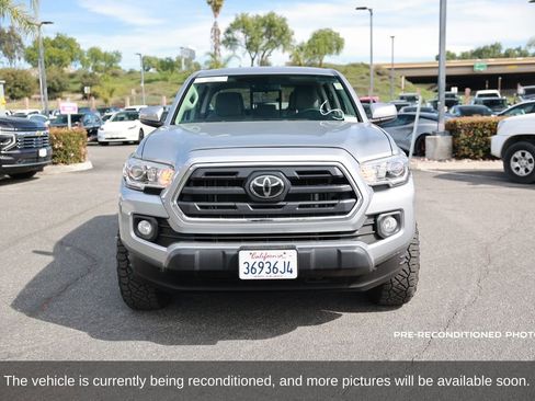 Used 2018 Toyota Tacoma SR5 image 9