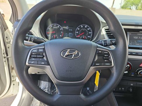 Used 2020 Hyundai Accent SE FWD image 21