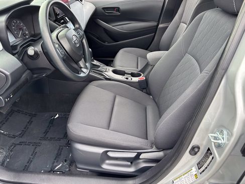 Used 2025 Toyota Corolla LE FWD image 17