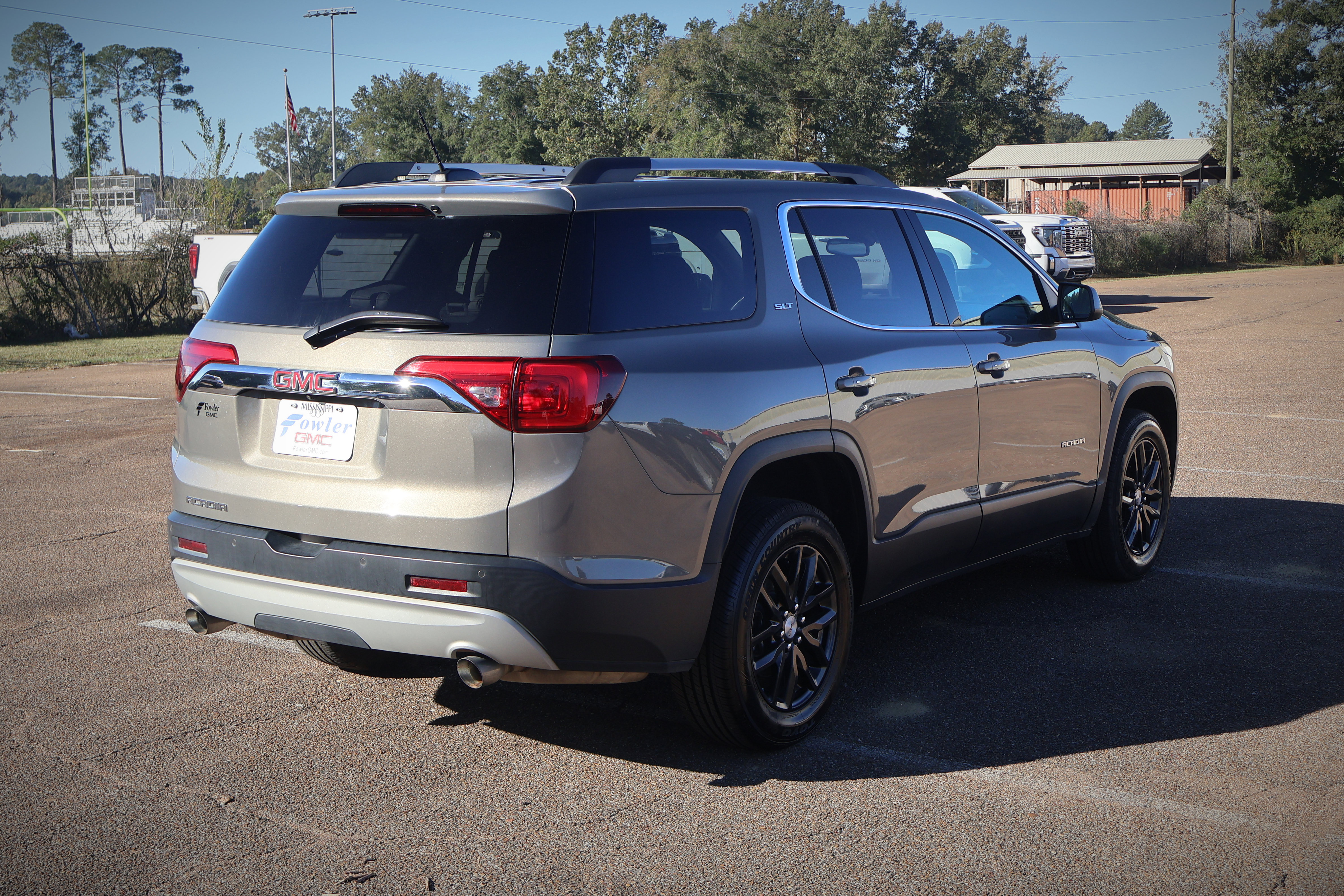 Used 2019 GMC Acadia SLT w/ LPO, Floor Liner Package FWD image 6
