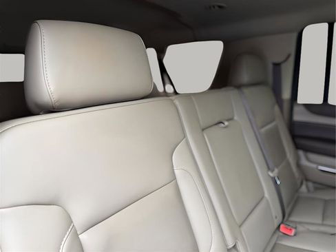 Used 2018 Chevrolet Suburban LT RWD image 36