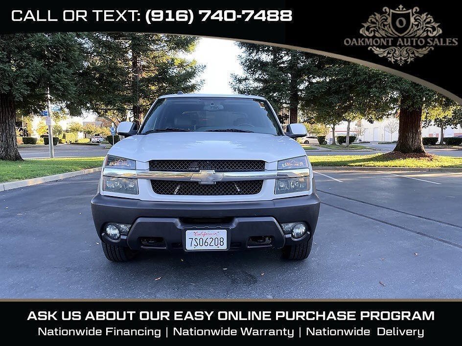 Used 2004 Chevrolet Avalanche 2500 w/ Preferred Equipment Group AWD/4WD image 2