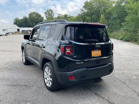 Used 2023 Jeep Renegade Latitude w/ Premium Group AWD/4WD image 7