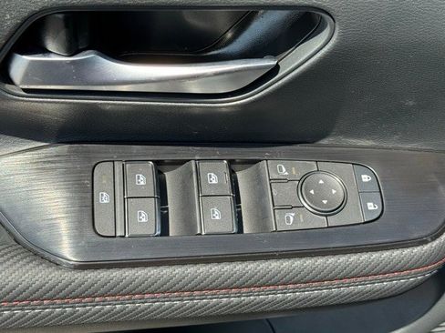 New 2025 Nissan Kicks SR w/ SR Premium Package image 28