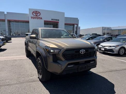 Used 2025 Toyota Tacoma TRD Off-Road w/ TRD Off Road Premium Package AWD/4WD image 1